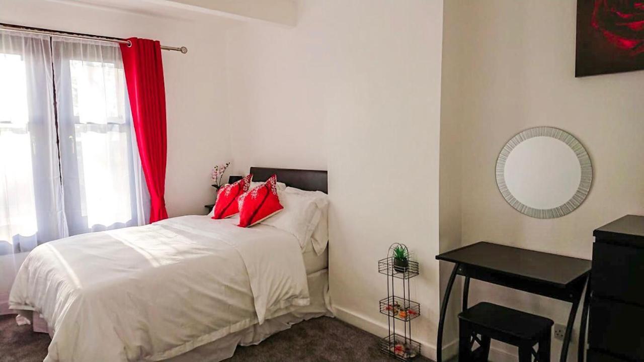 Carnock Road Apartment - Silverburn Shopping Centre Glasgow Zewnętrze zdjęcie
